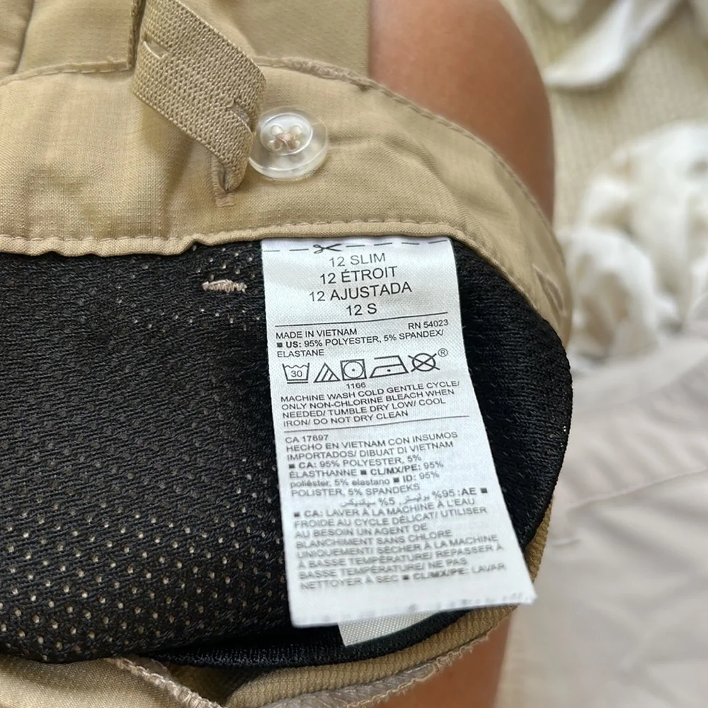 🌿Old navy boys 12 slim performance fabric khakis🌿